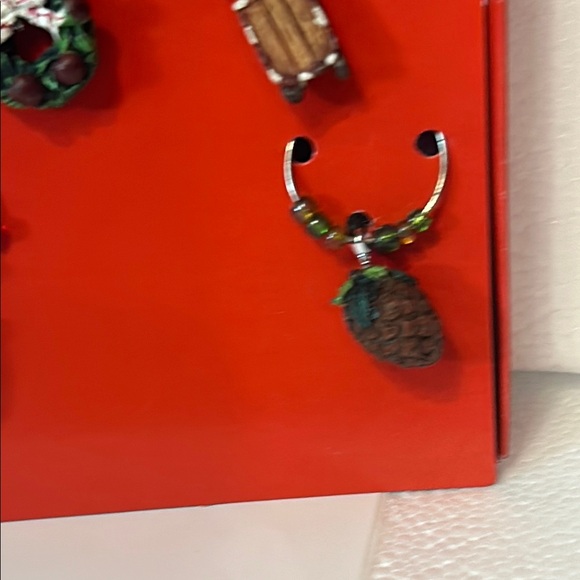 2008 Boston Warehouse Christmas Wine Markers Set - Picture 7 of 9